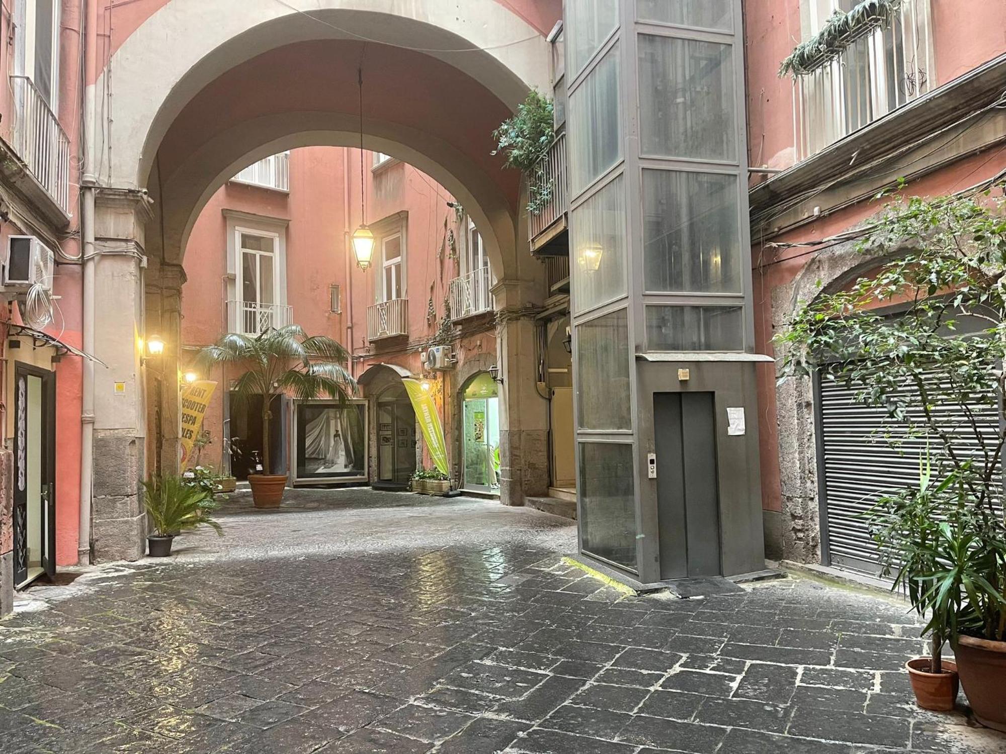 Urban Chic Suite Toledo Naples Exterior photo